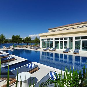 Hotel Antica-Seafront Hotel With Comfortable Rooms And Pool